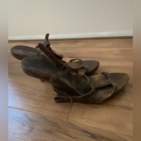 Wood Heels - Picture 3 of 11